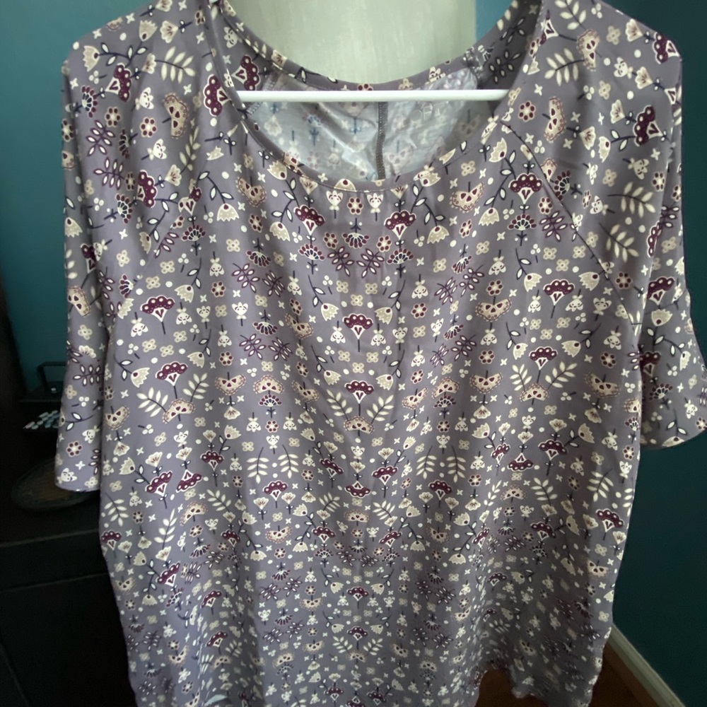 3/$20 tops Loft blouse